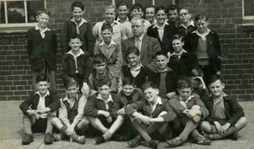 old photo of Mortimer Road School Pupils 1947