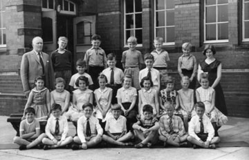 old photo of Mowbray School in the 1960's