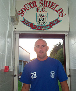 photo of footballer gary steadman